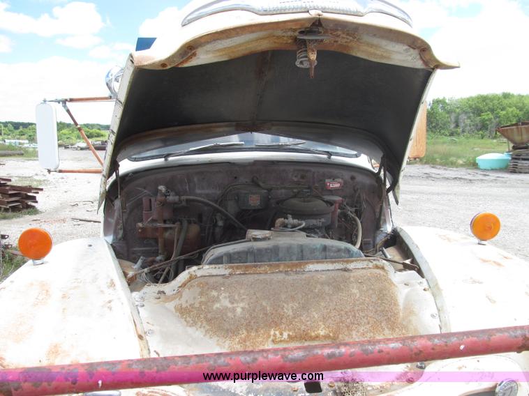 image for item I8995 1954 Chevrolet 6400 fire truck