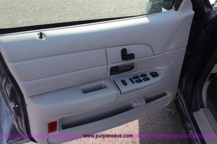 image for item J2001 2004 Ford Crown Victoria Police Interceptor