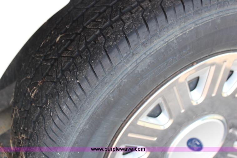 image for item J2002 2004 Ford Crown Victoria Police Interceptor