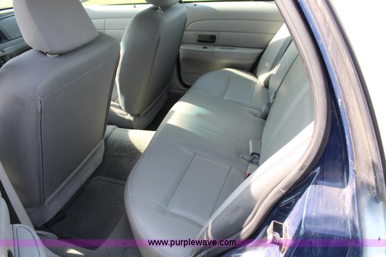 image for item J2002 2004 Ford Crown Victoria Police Interceptor