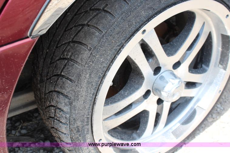 image for item J2117 1998 Lincoln Town Car Cartier