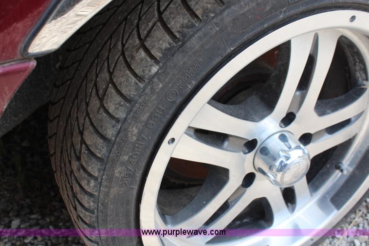 image for item J2117 1998 Lincoln Town Car Cartier