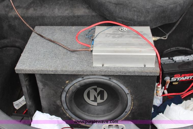 image for item J2117 1998 Lincoln Town Car Cartier