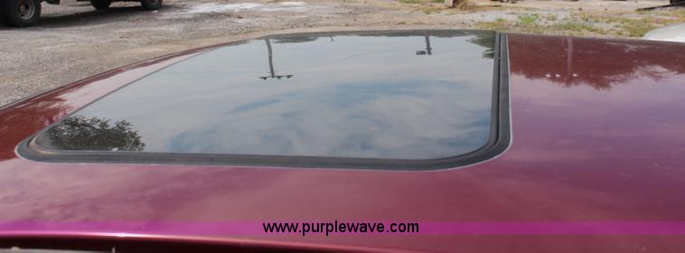 image for item J2117 1998 Lincoln Town Car Cartier