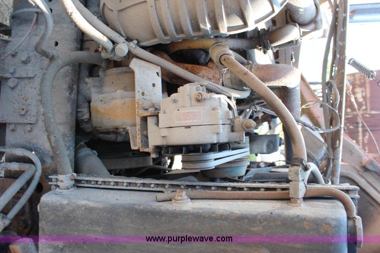 image for item J2243 1986 Ford LT9000 dump truck