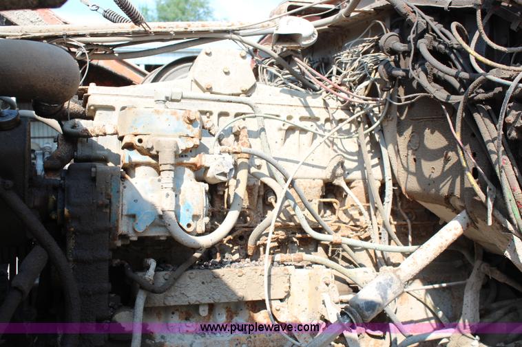 image for item J2243 1986 Ford LT9000 dump truck