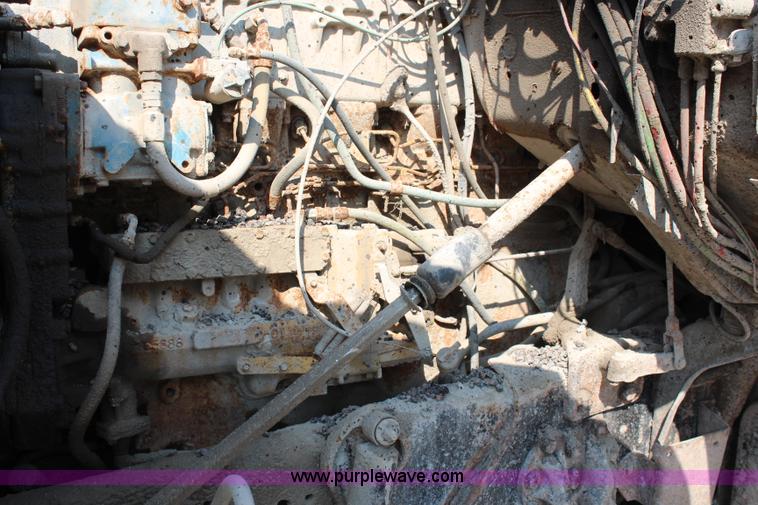 image for item J2243 1986 Ford LT9000 dump truck