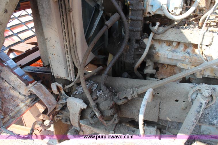 image for item J2243 1986 Ford LT9000 dump truck