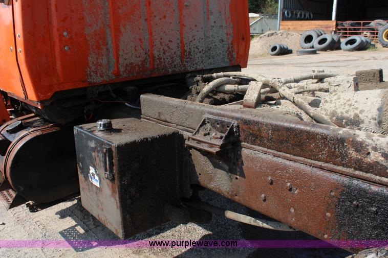 image for item J2243 1986 Ford LT9000 dump truck