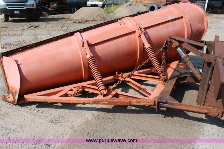 image for item J2243 1986 Ford LT9000 dump truck