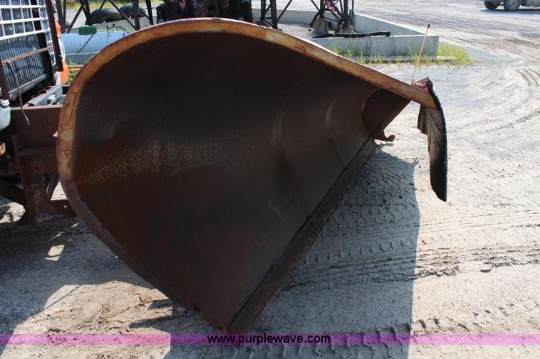 image for item J2243 1986 Ford LT9000 dump truck