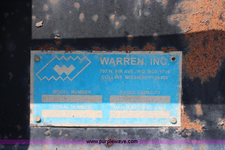 image for item J2243 1986 Ford LT9000 dump truck