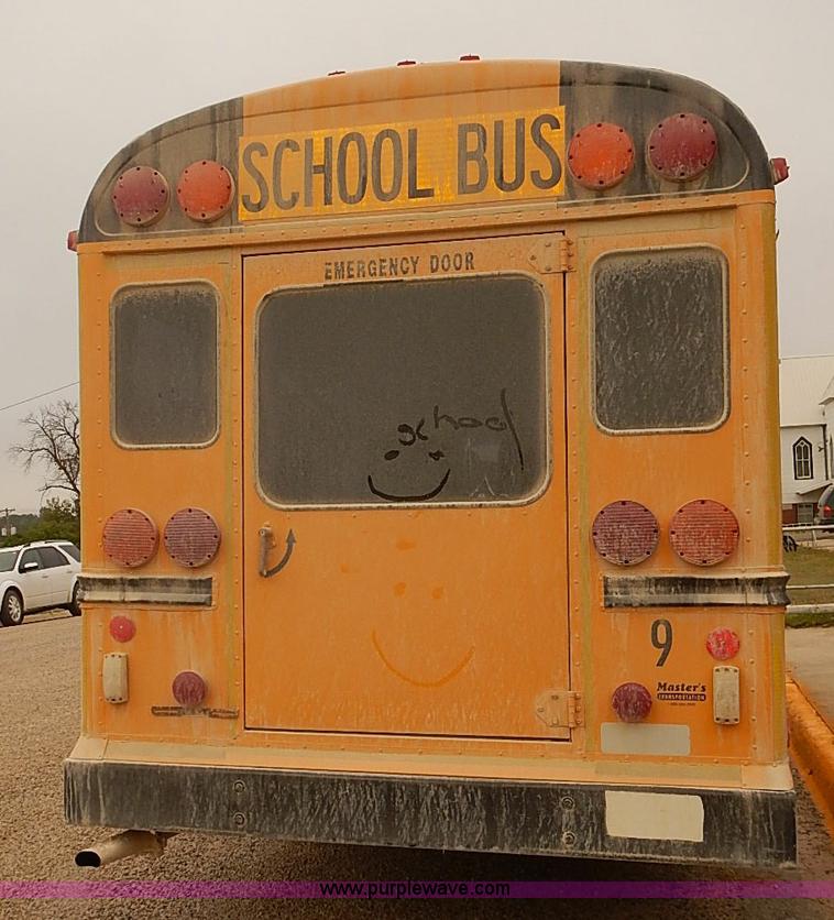 image for item J3053 2001 GMC Savana school bus