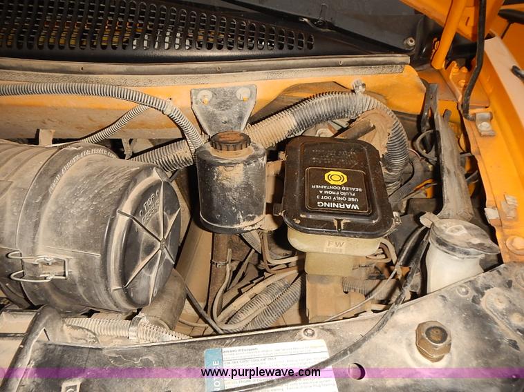 image for item J3053 2001 GMC Savana school bus