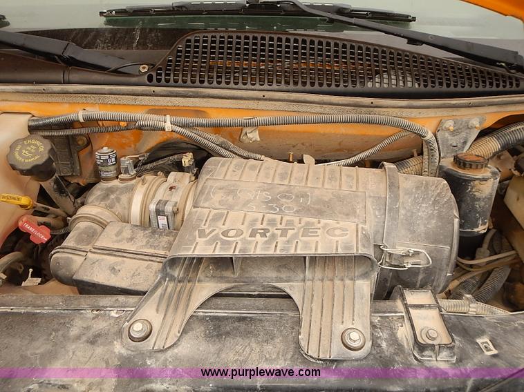 image for item J3053 2001 GMC Savana school bus