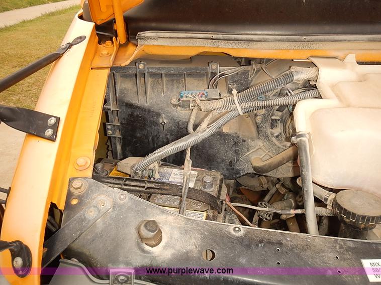 image for item J3053 2001 GMC Savana school bus