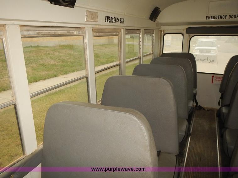 image for item J3053 2001 GMC Savana school bus