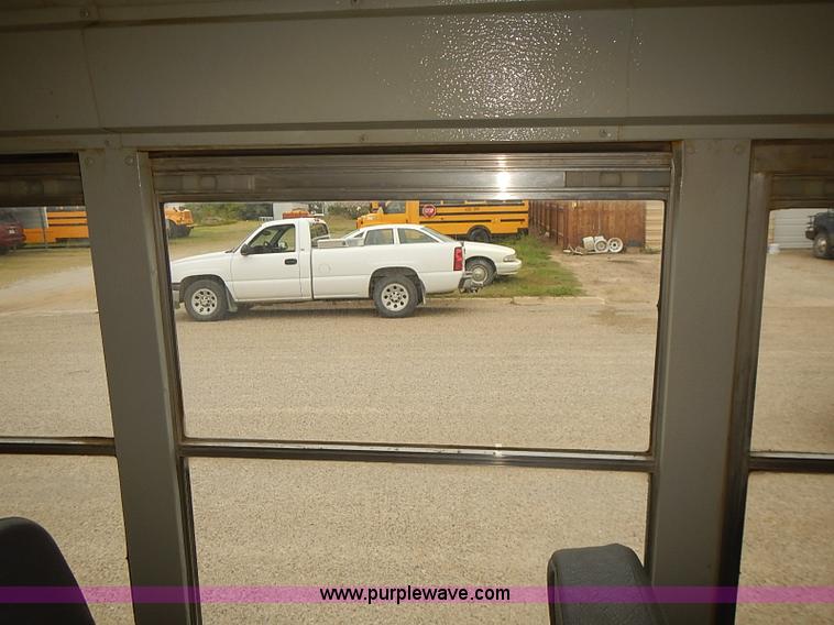 image for item J3053 2001 GMC Savana school bus