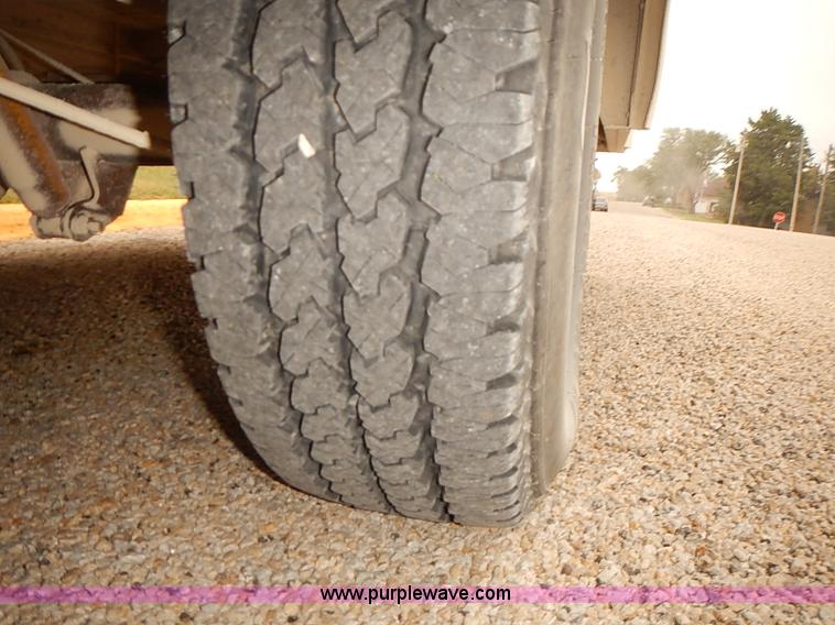 image for item J3053 2001 GMC Savana school bus