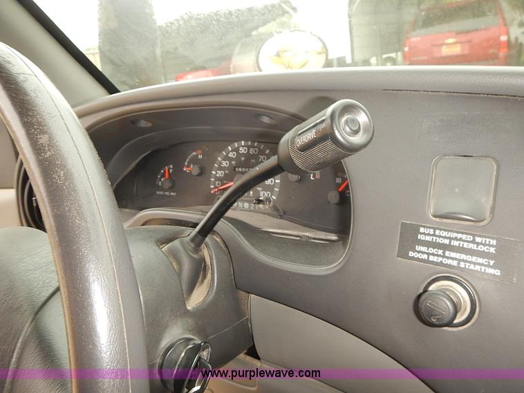 image for item J3056 2004 Ford 801 school bus