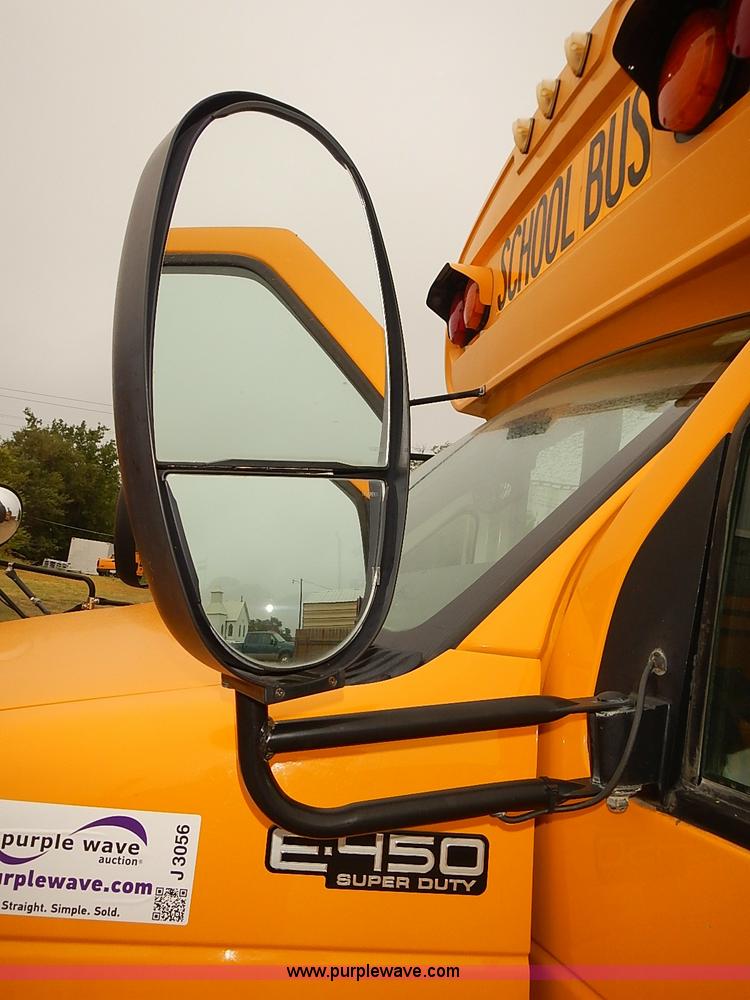 image for item J3056 2004 Ford 801 school bus