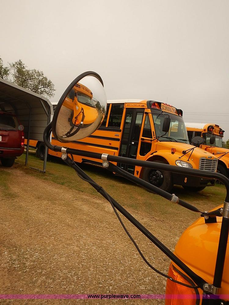 image for item J3056 2004 Ford 801 school bus