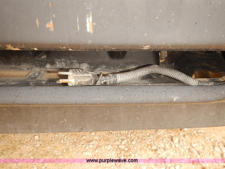 image for item J3056 2004 Ford 801 school bus