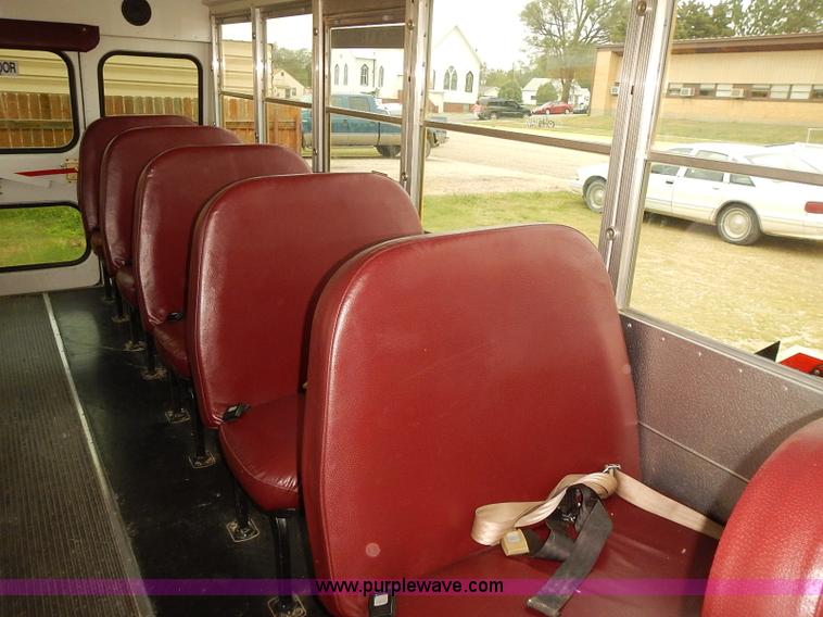 image for item J3056 2004 Ford 801 school bus