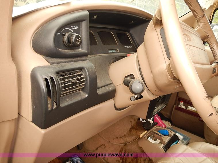 image for item J3078 1994 Ford Aerostar van