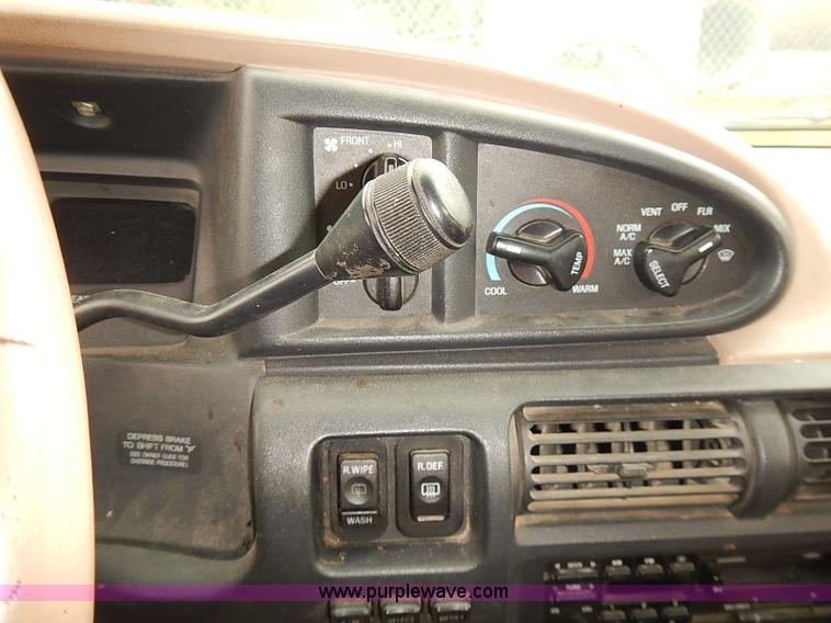 image for item J3078 1994 Ford Aerostar van