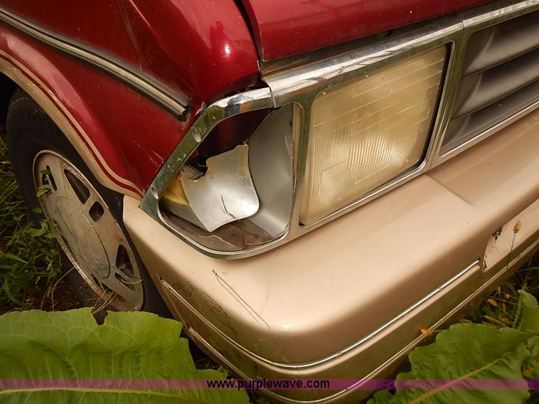 image for item J3078 1994 Ford Aerostar van