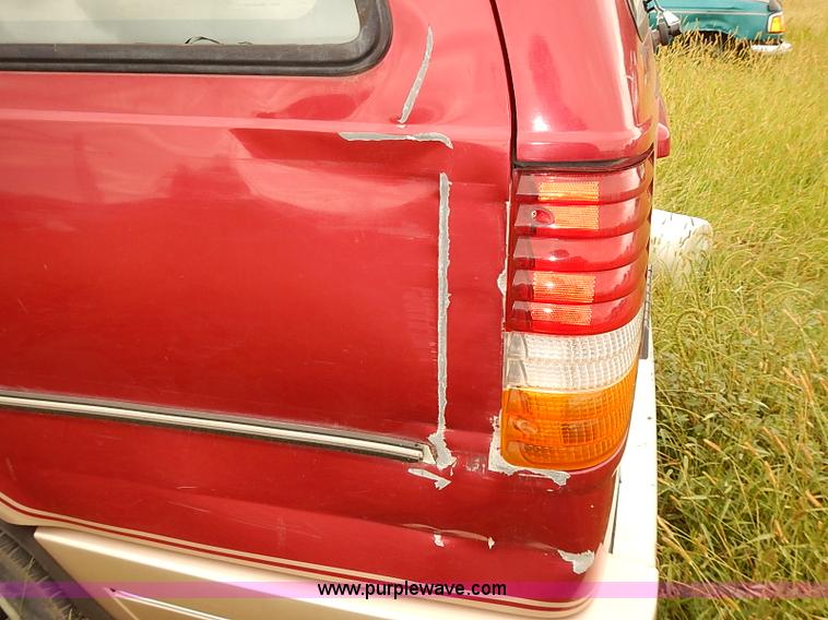 image for item J3078 1994 Ford Aerostar van