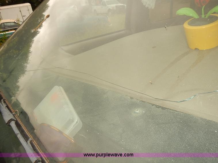 image for item J3078 1994 Ford Aerostar van