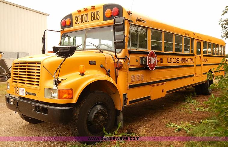 image for item J3086 1995 International 3800 school bus