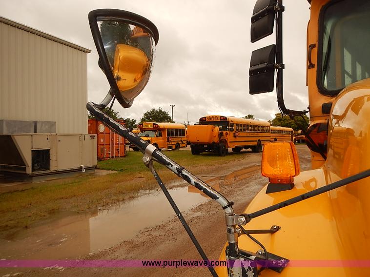 image for item J3086 1995 International 3800 school bus