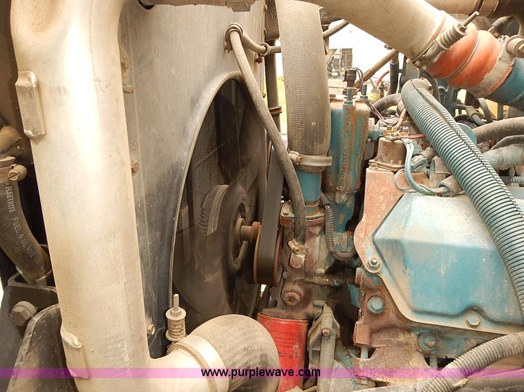 image for item J3086 1995 International 3800 school bus