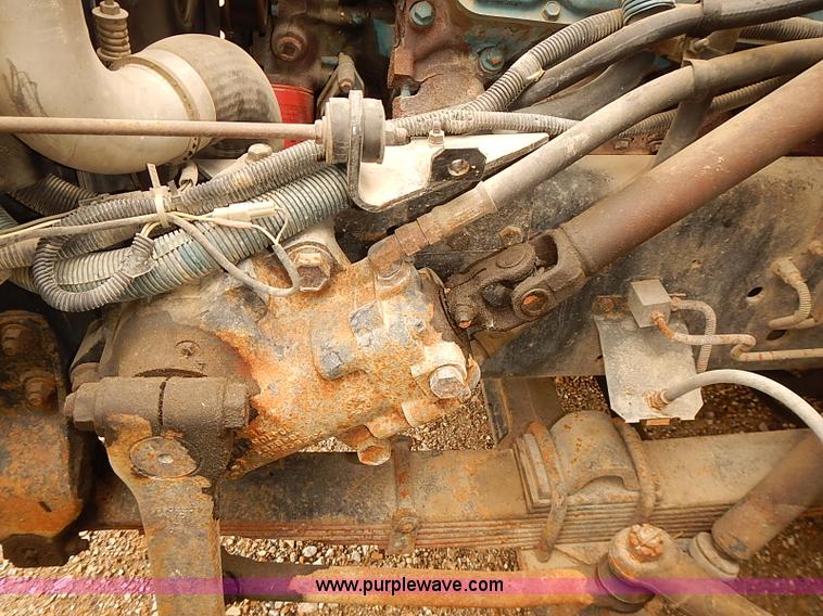 image for item J3086 1995 International 3800 school bus