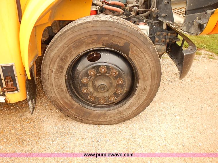 image for item J3086 1995 International 3800 school bus