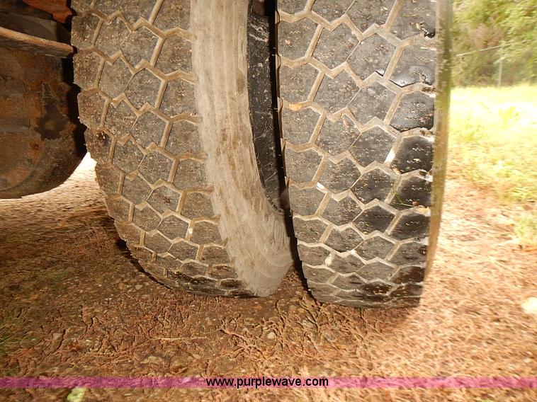 image for item J3086 1995 International 3800 school bus