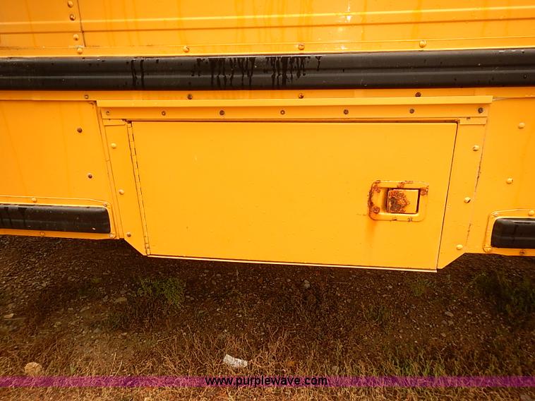 image for item J3086 1995 International 3800 school bus