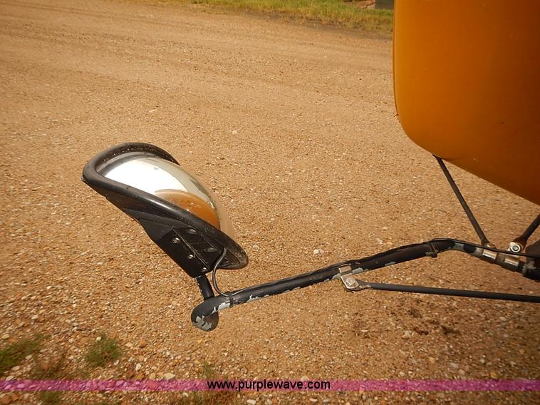 image for item J3086 1995 International 3800 school bus