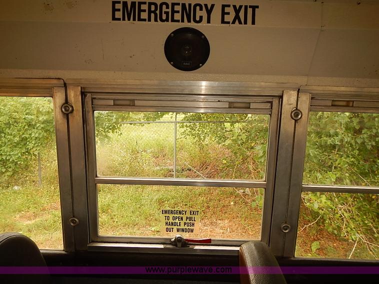 image for item J3086 1995 International 3800 school bus