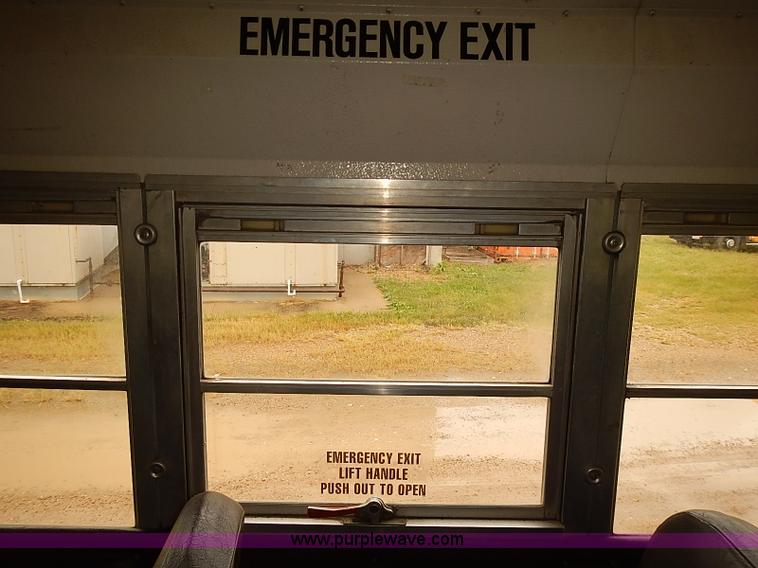 image for item J3086 1995 International 3800 school bus