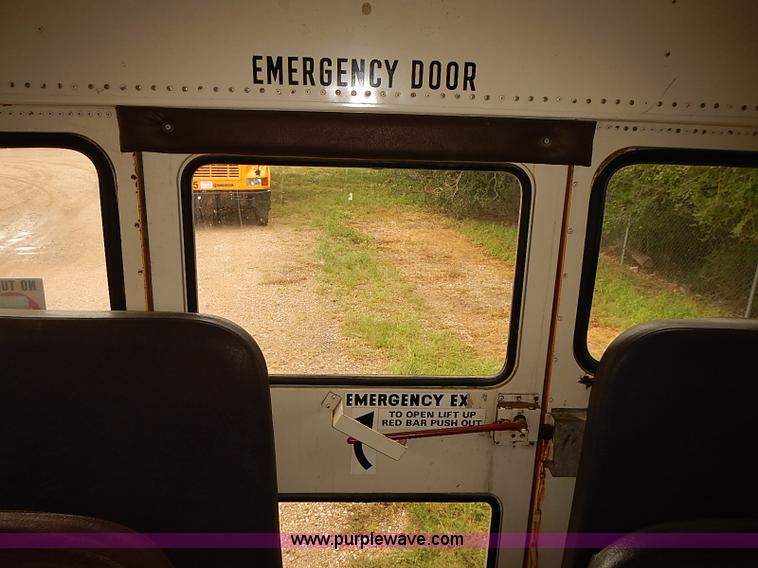 image for item J3086 1995 International 3800 school bus