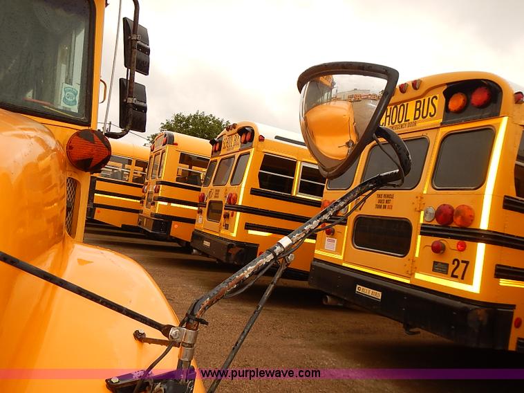 image for item J3087 1994 International 3800 school bus
