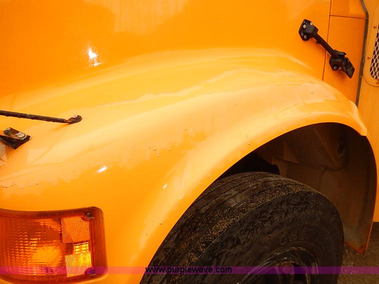 image for item J3087 1994 International 3800 school bus