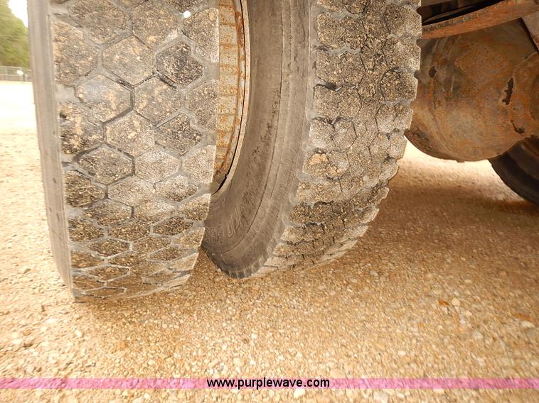 image for item J3087 1994 International 3800 school bus