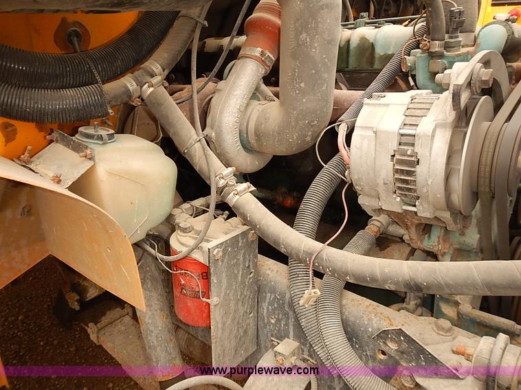 image for item J3087 1994 International 3800 school bus