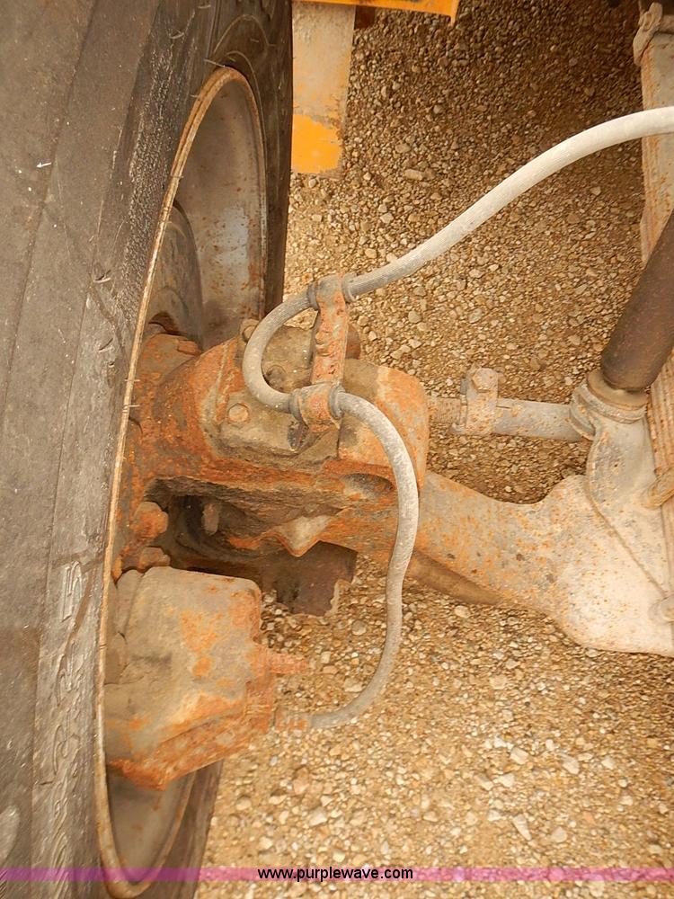 image for item J3087 1994 International 3800 school bus