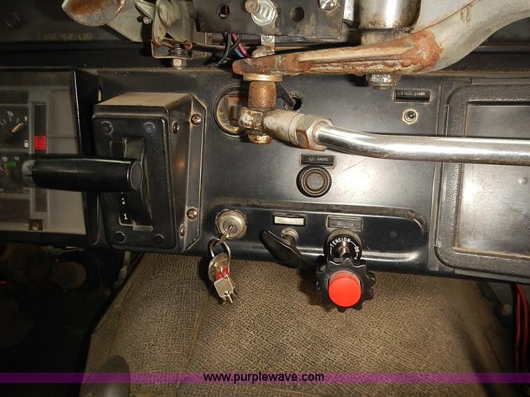 image for item J3087 1994 International 3800 school bus